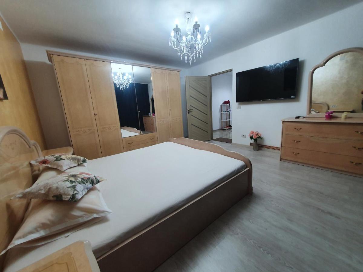 Kriss Apartment Luxury Тыргу-Жиу Экстерьер фото